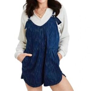 American Eagle Blue Pinstripe Denim Romper Shorts Tie Strap Medium